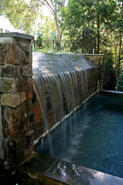 Дизайн бассейна с водопадом